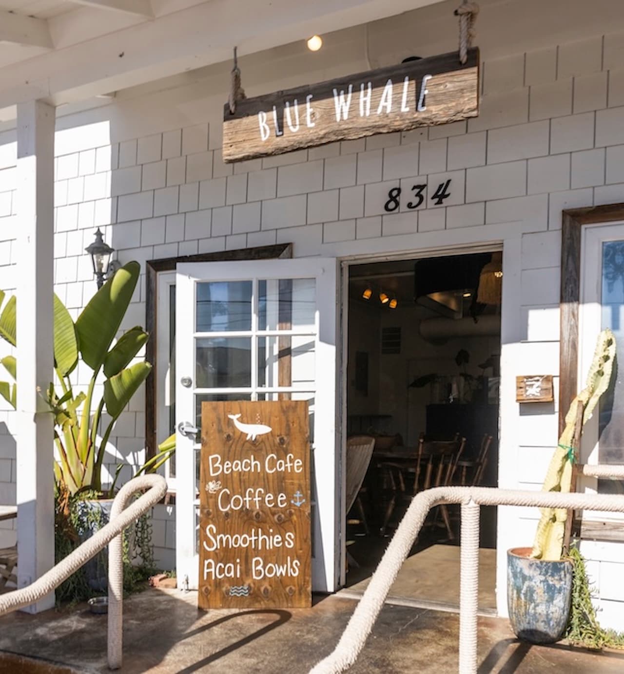 An easygoing beach café where coffee, smoothies, and acai bowls set the tone for a laid-back coastal stop.
